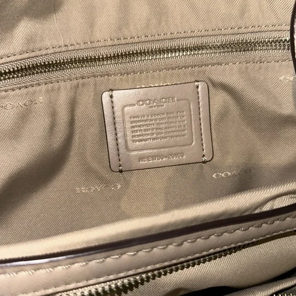 Coach Handbag - Picture 4 of 10